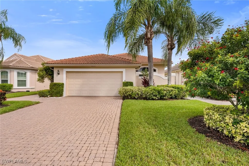 6095 Fairway Court Naples FL 34110