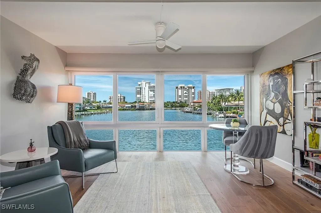 4155 Crayton Road Naples FL 34103