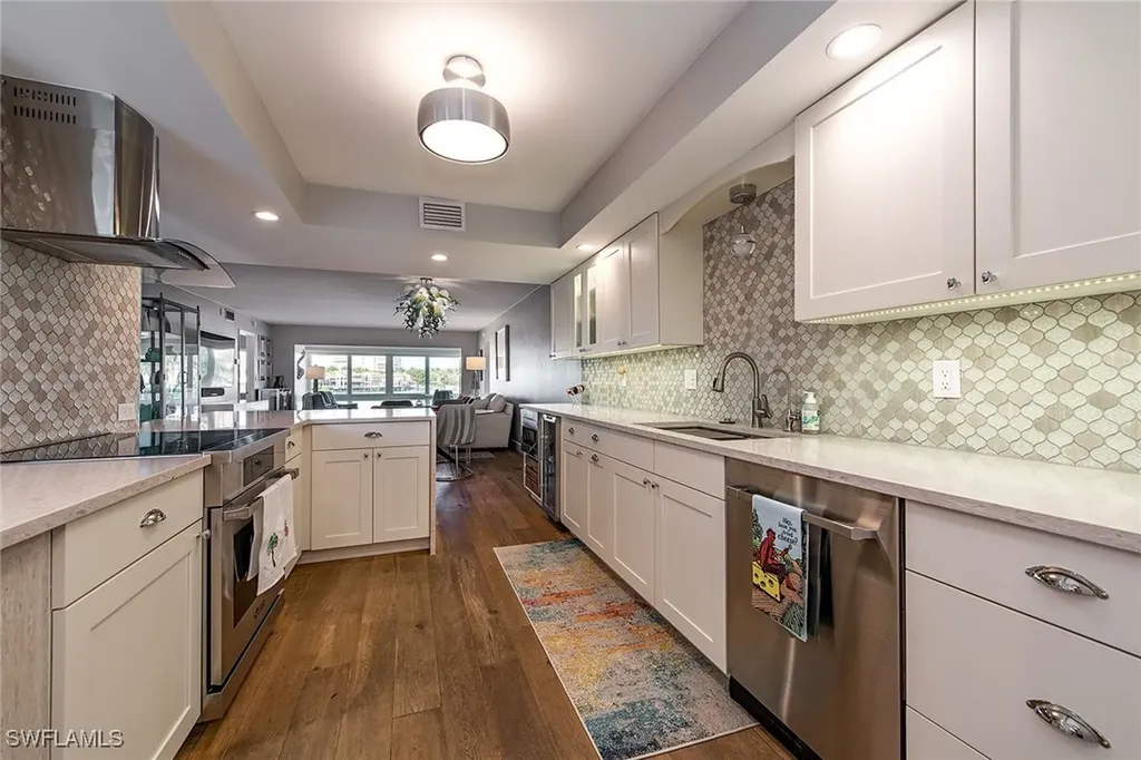 4155 Crayton Road Naples FL 34103