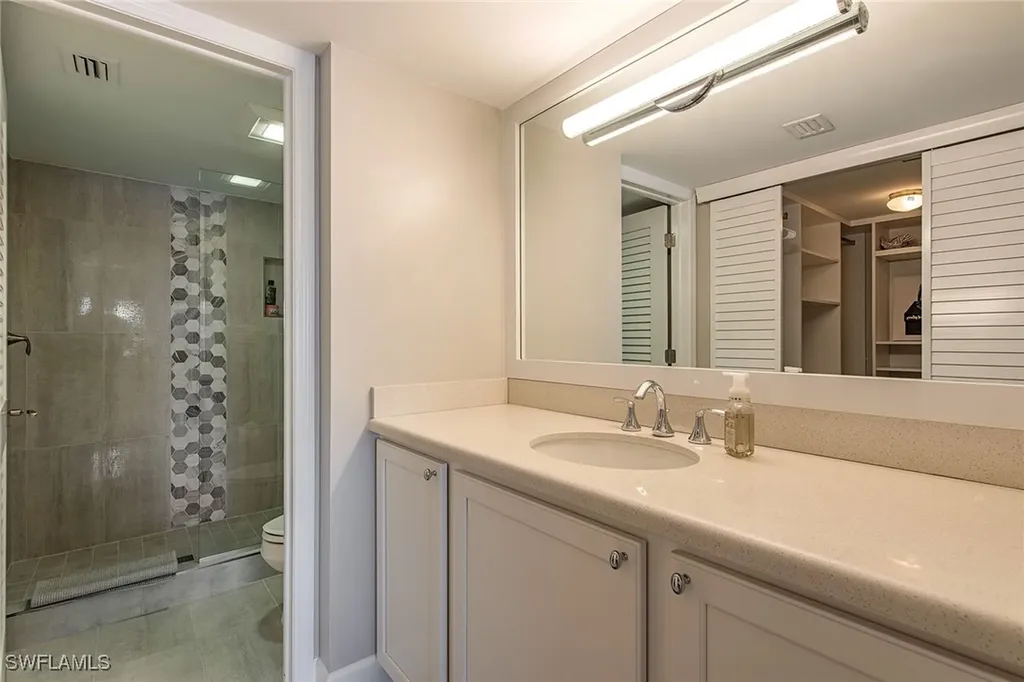 4155 Crayton Road Naples FL 34103