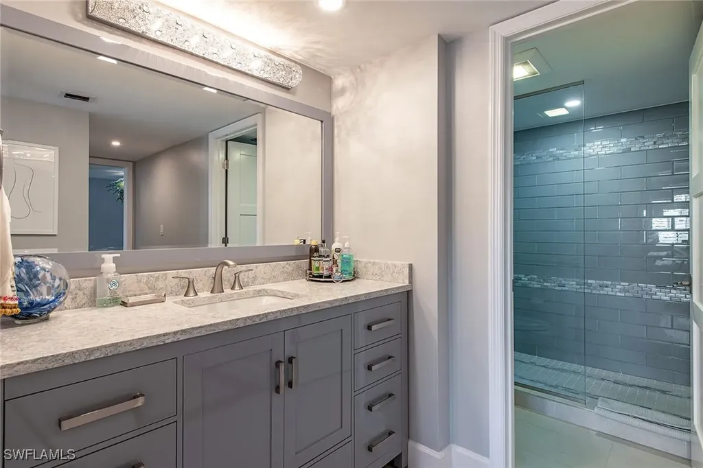4155 Crayton Road Naples FL 34103
