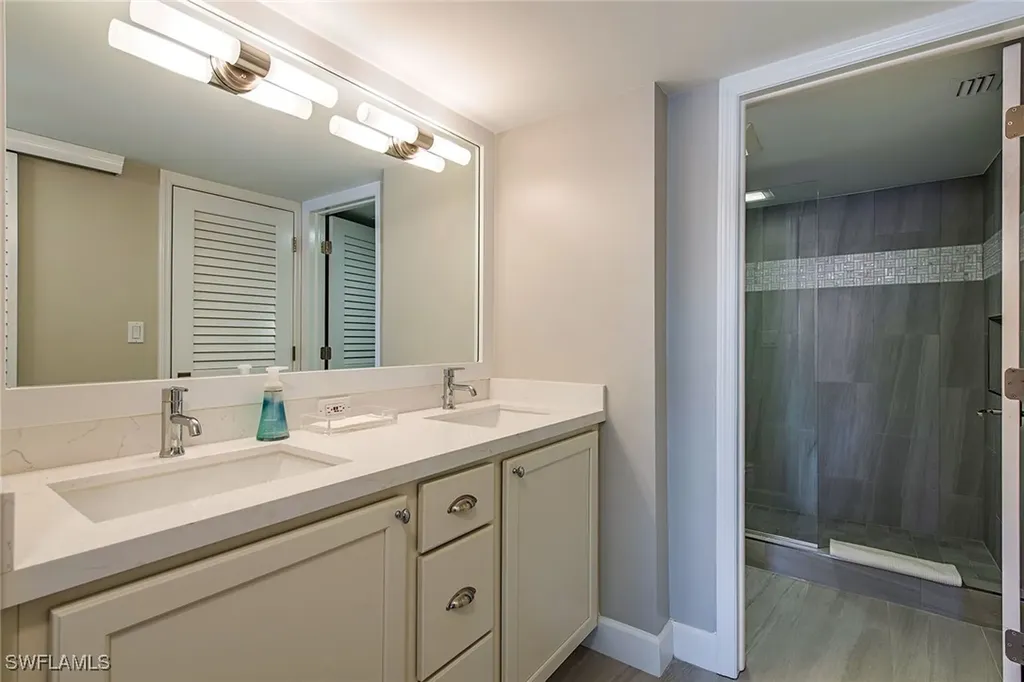 4155 Crayton Road Naples FL 34103