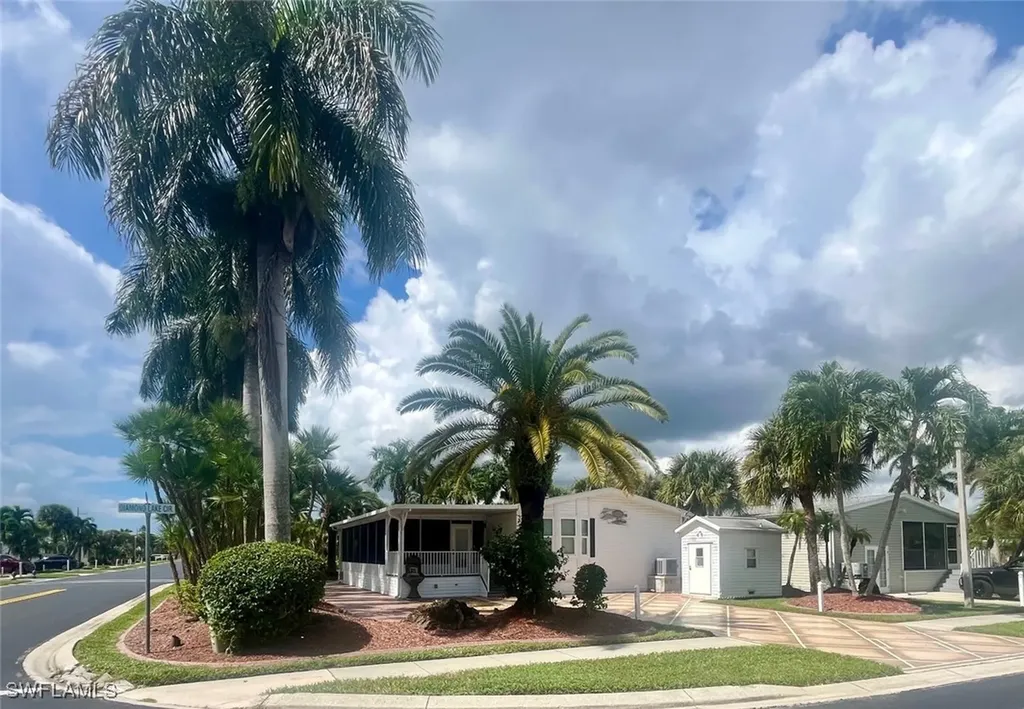 1352 Amethyst Lake Lane Naples FL 34114