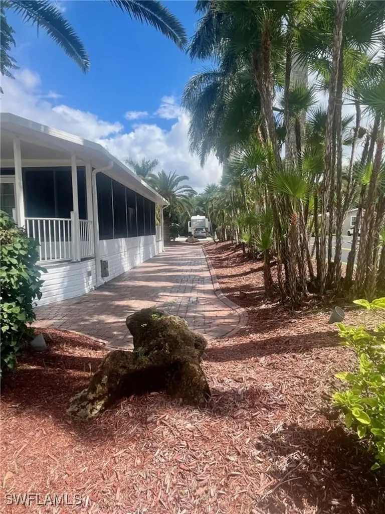 1352 Amethyst Lake Lane Naples FL 34114