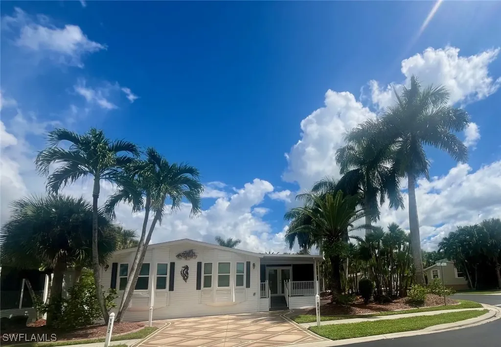 1352 Amethyst Lake Lane Naples FL 34114