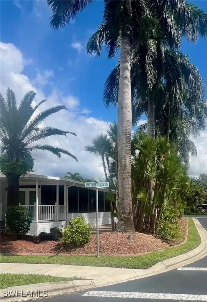 1352 Amethyst Lake Lane Naples FL 34114