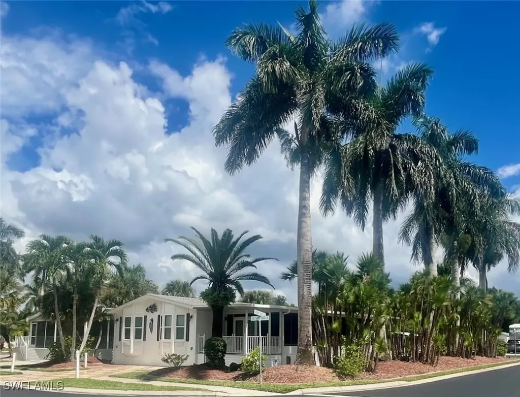 1352 Amethyst Lake Lane Naples FL 34114