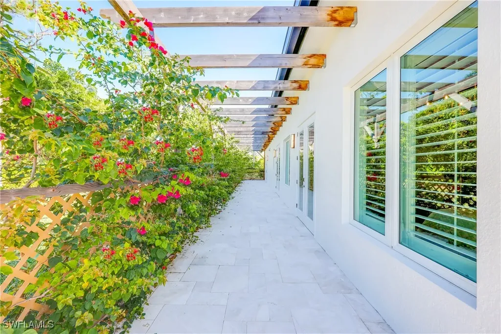 590 Carica Road Naples FL 34108