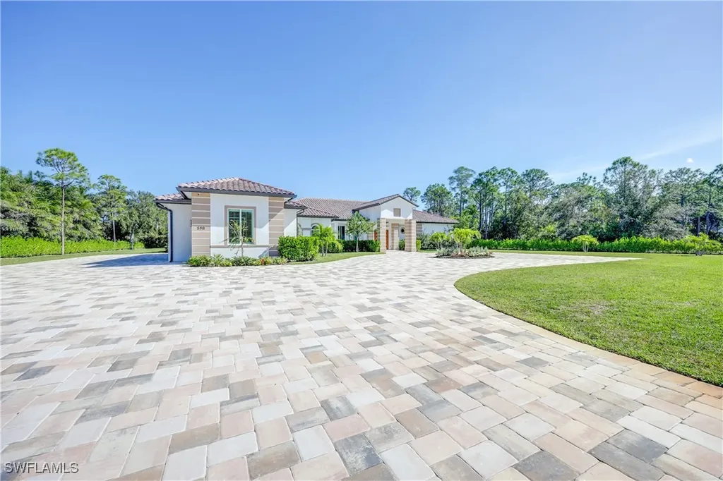 590 Carica Road Naples FL 34108