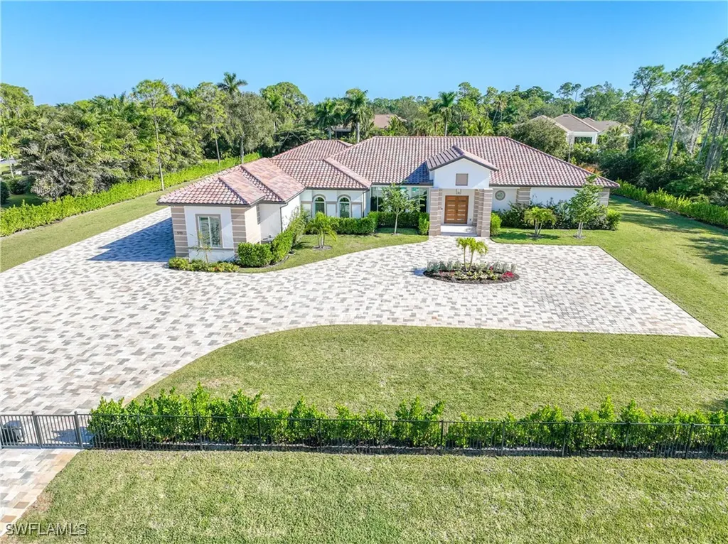 590 Carica Road Naples FL 34108