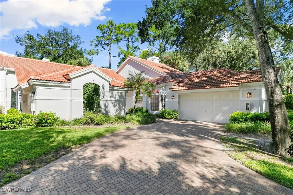 101 Amblewood Lane Naples FL 34105