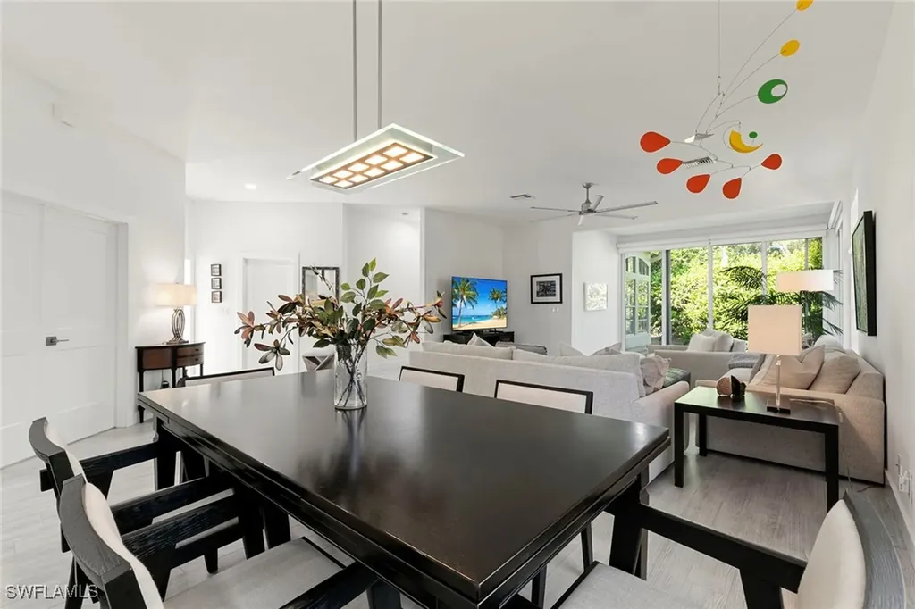 101 Amblewood Lane Naples FL 34105