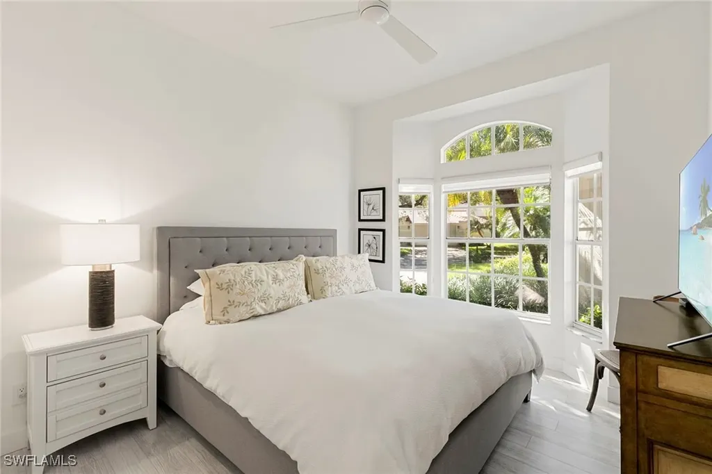 101 Amblewood Lane Naples FL 34105