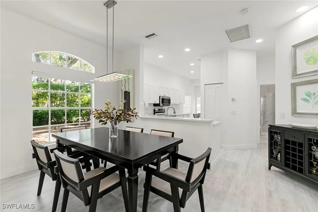 101 Amblewood Lane Naples FL 34105