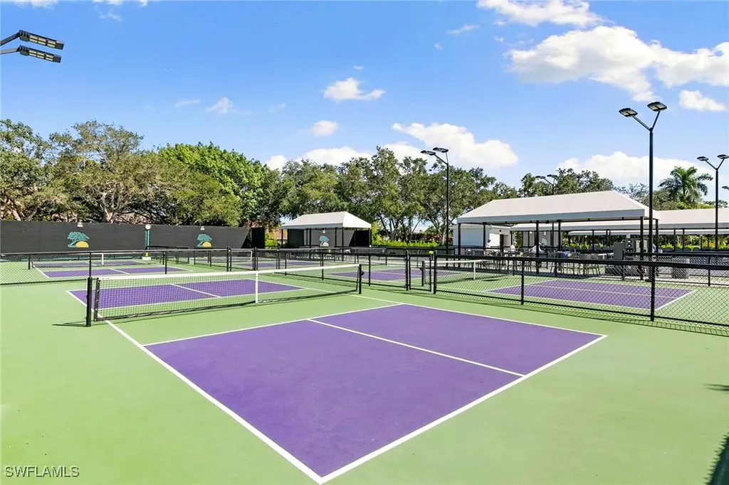 101 Amblewood Lane Naples FL 34105
