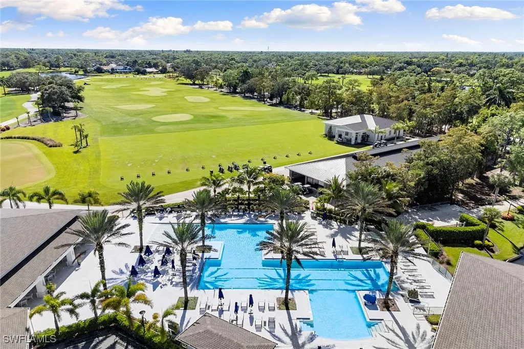 101 Amblewood Lane Naples FL 34105