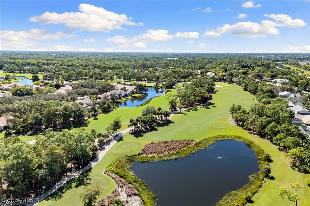 101 Amblewood Lane Naples FL 34105