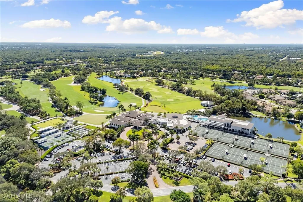 101 Amblewood Lane Naples FL 34105