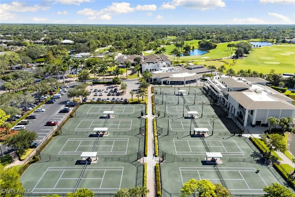 101 Amblewood Lane Naples FL 34105