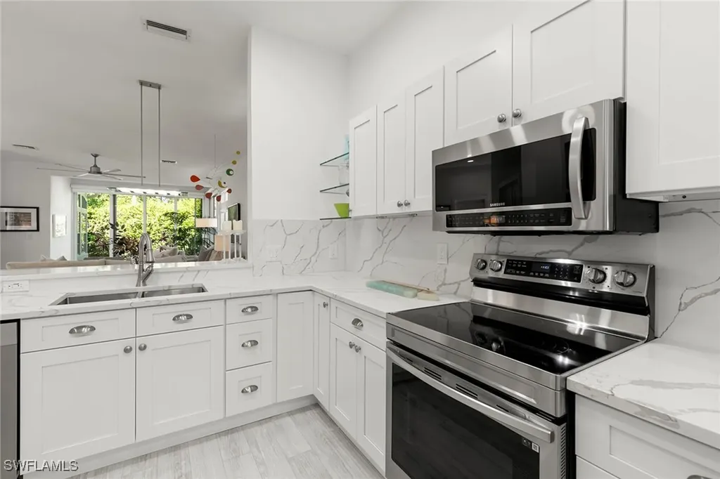 101 Amblewood Lane Naples FL 34105