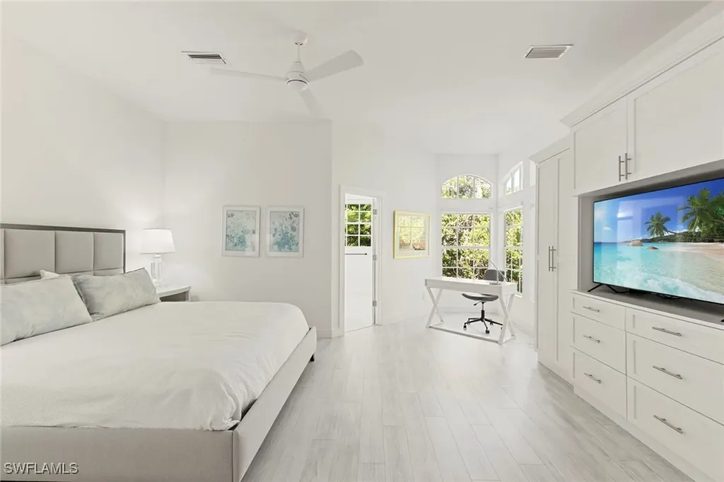 101 Amblewood Lane Naples FL 34105