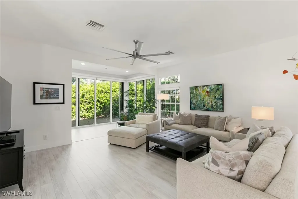 101 Amblewood Lane Naples FL 34105