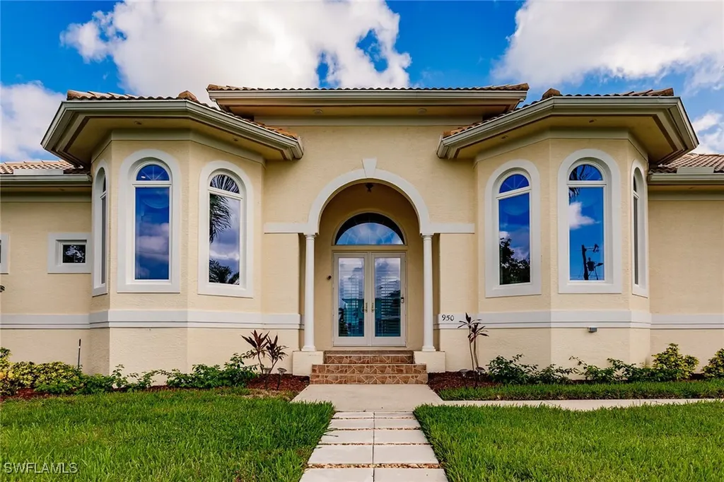 950 Snowberry Court Marco Island FL 34145