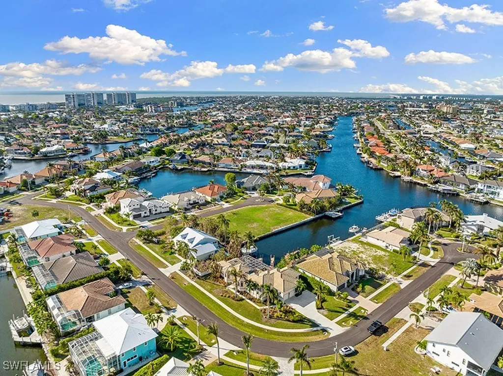 950 Snowberry Court Marco Island FL 34145