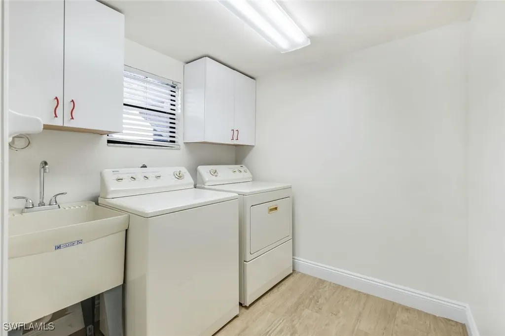 529 Lake Louise Circle Naples FL 34110