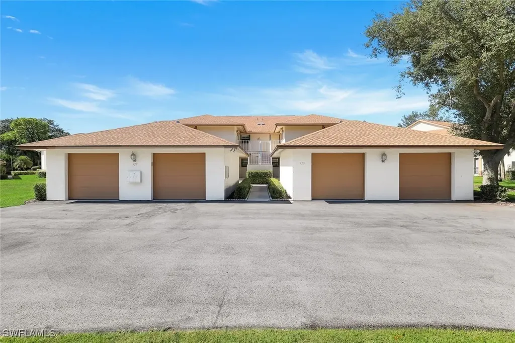 529 Lake Louise Circle Naples FL 34110
