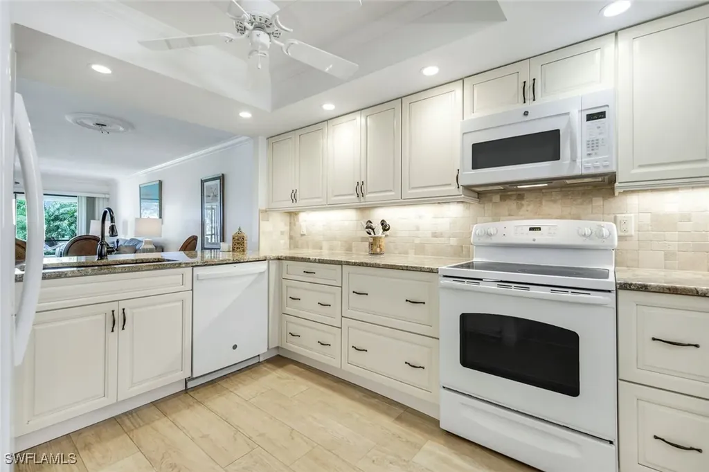 529 Lake Louise Circle Naples FL 34110