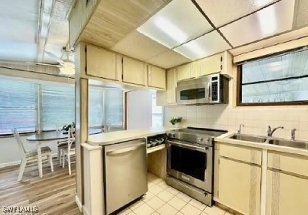 5 Bass Lane Naples FL 34114