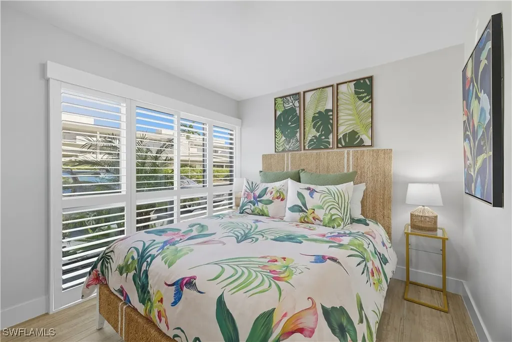 609 12th Avenue S Naples FL 34102