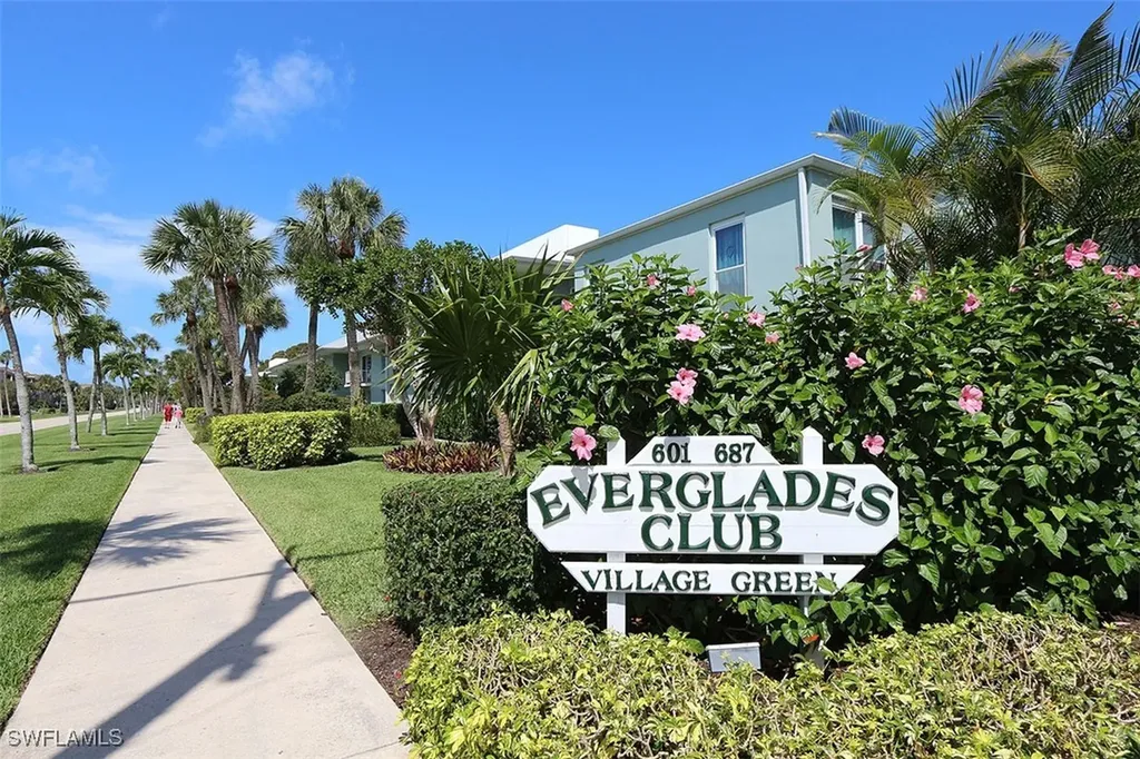 609 12th Avenue S Naples FL 34102