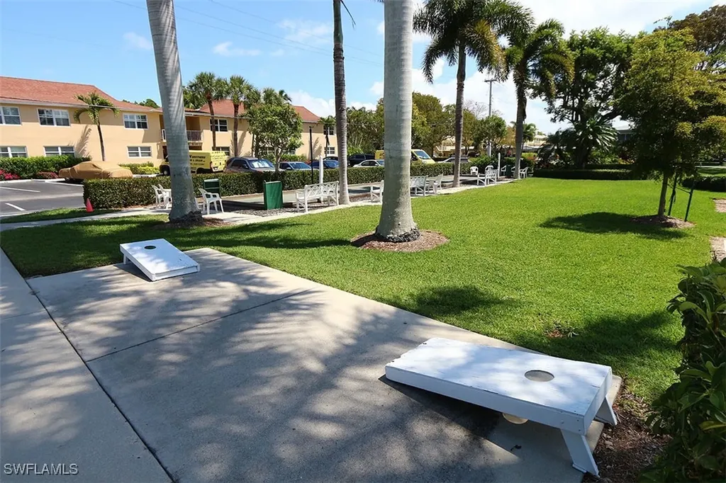 609 12th Avenue S Naples FL 34102