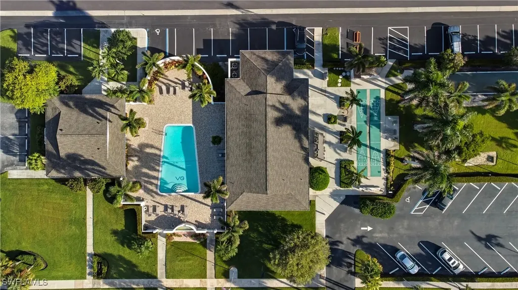 609 12th Avenue S Naples FL 34102