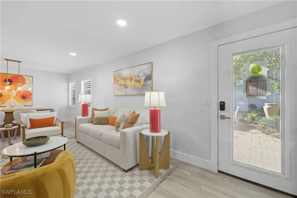 609 12th Avenue S Naples FL 34102