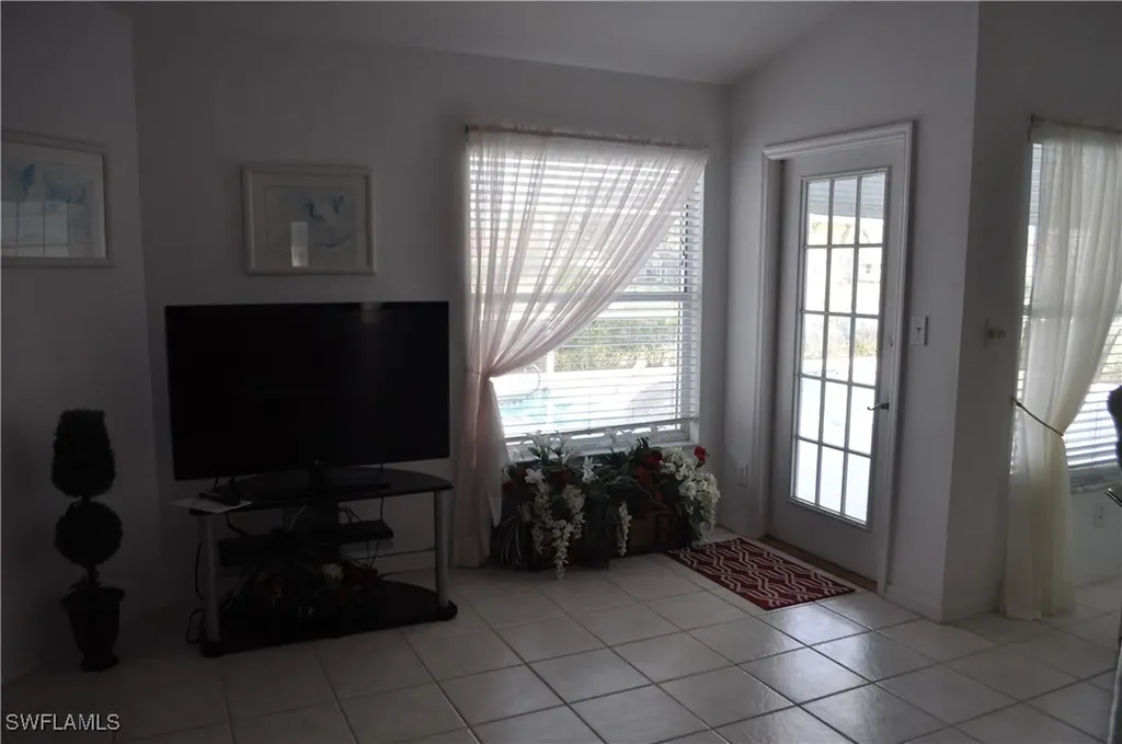 431 Dundee Court Naples FL 34104