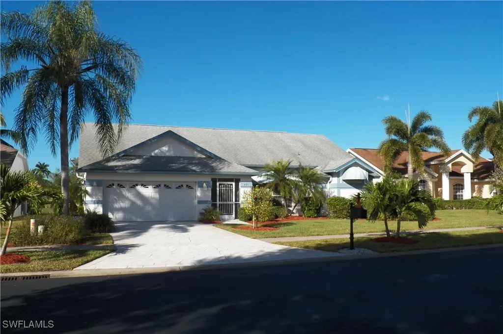 431 Dundee Court Naples FL 34104