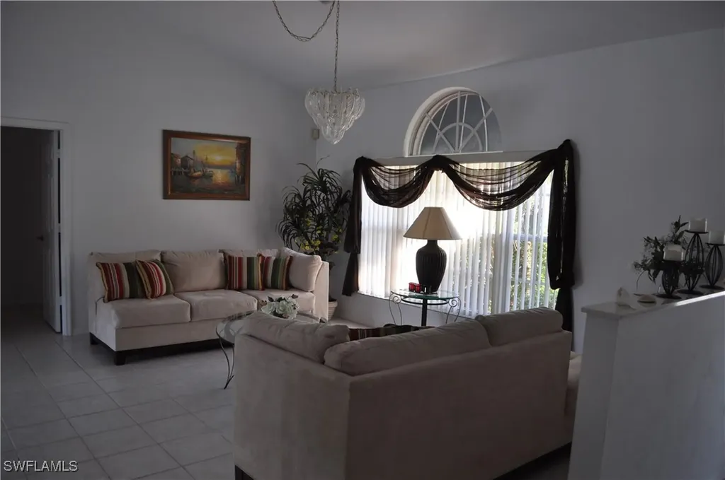 431 Dundee Court Naples FL 34104