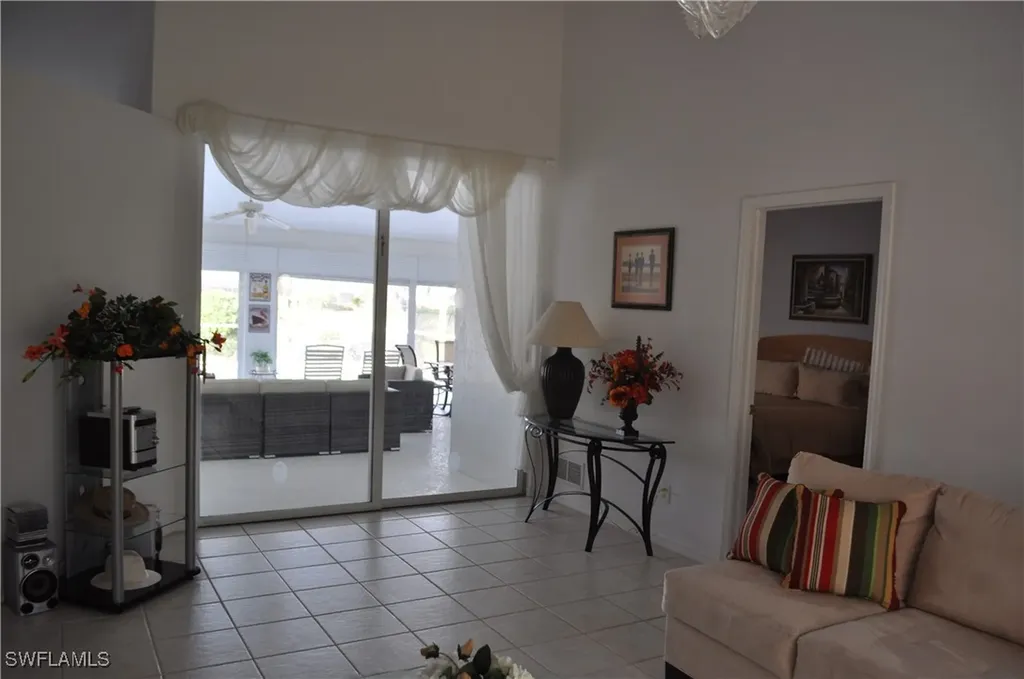 431 Dundee Court Naples FL 34104