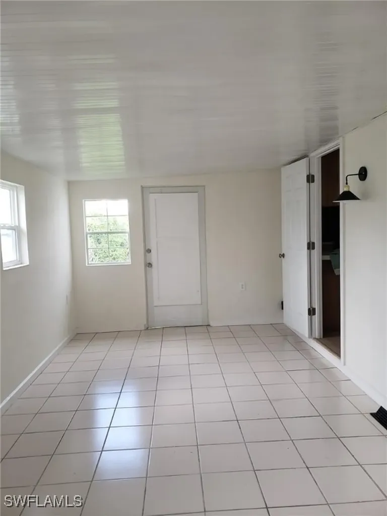 11 Muleshoe Trail Naples FL 34113