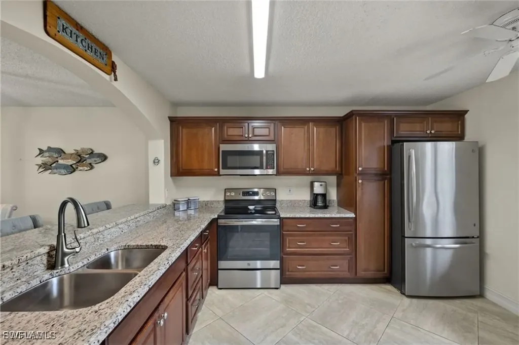 7025 Dennis Circle Naples FL 34104
