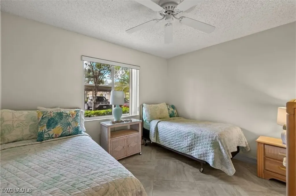 7025 Dennis Circle Naples FL 34104
