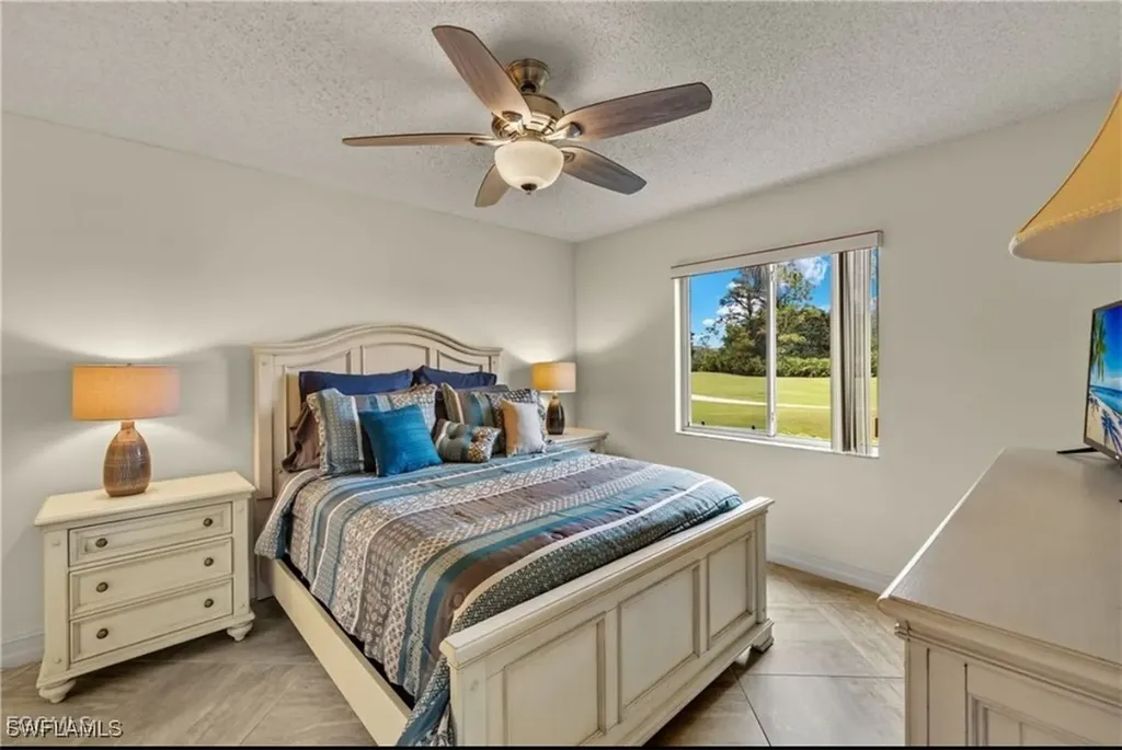 7025 Dennis Circle Naples FL 34104