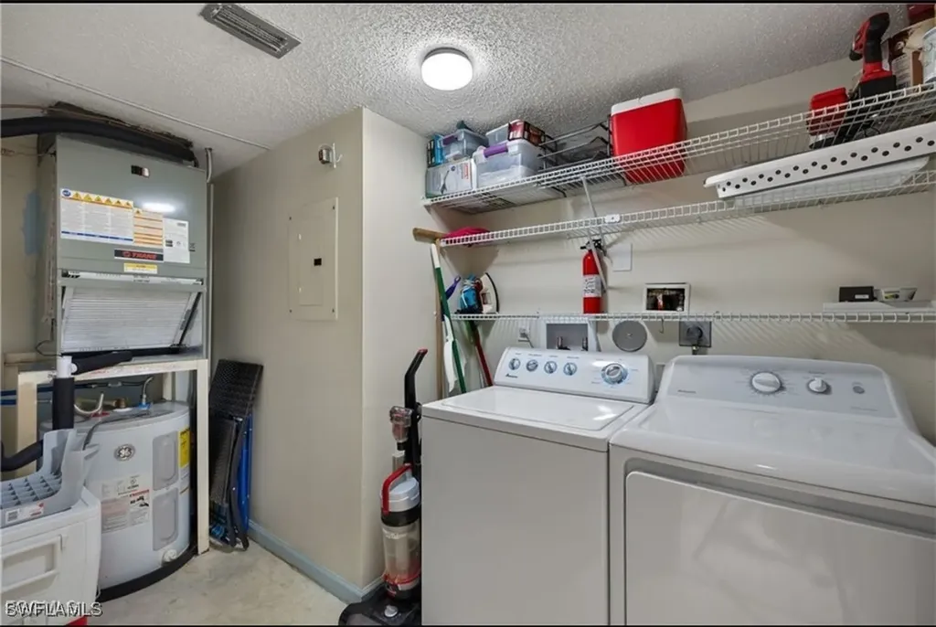 7025 Dennis Circle Naples FL 34104