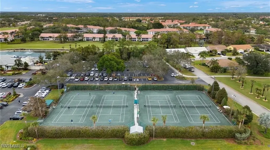 7025 Dennis Circle Naples FL 34104