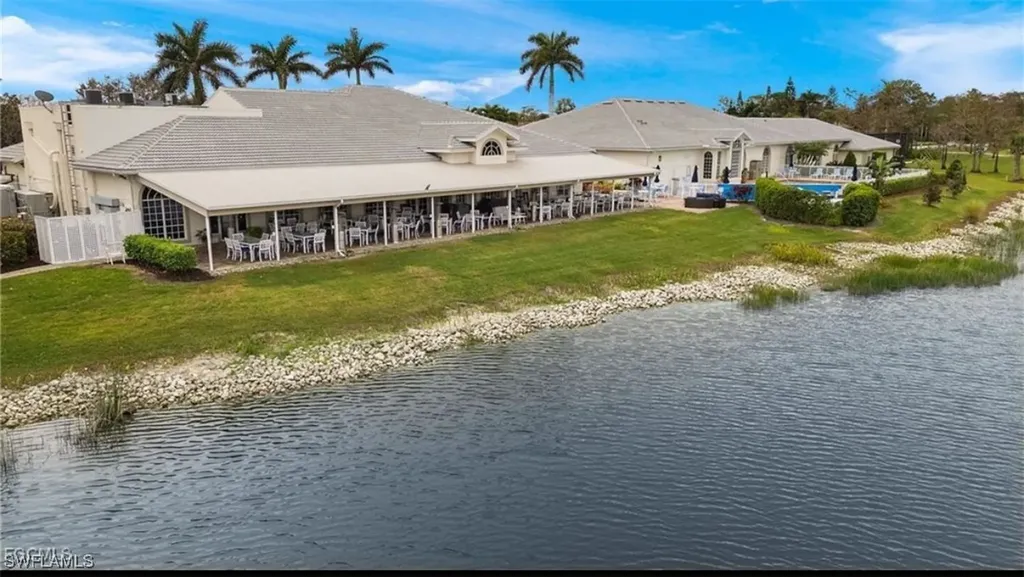 7025 Dennis Circle Naples FL 34104