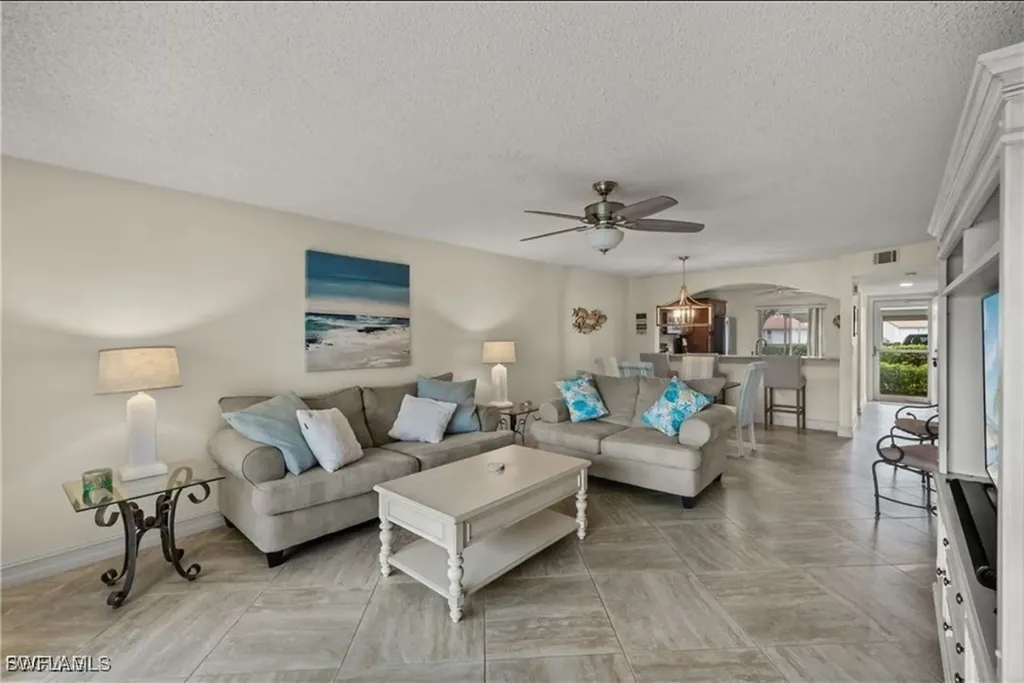 7025 Dennis Circle Naples FL 34104