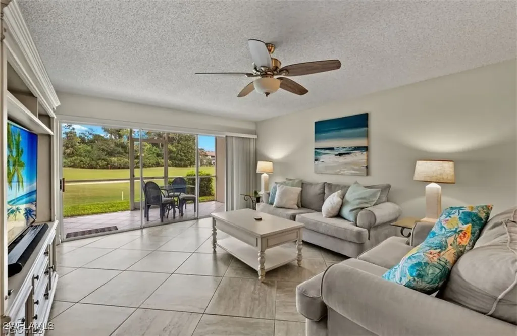 7025 Dennis Circle Naples FL 34104